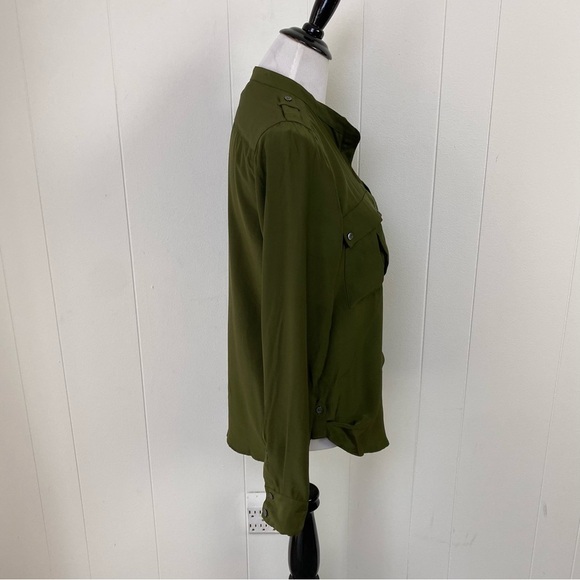 Elizabeth And James Army Green 100% Silk Button Down Blouse Size M Collarless - Picture 7 of 14